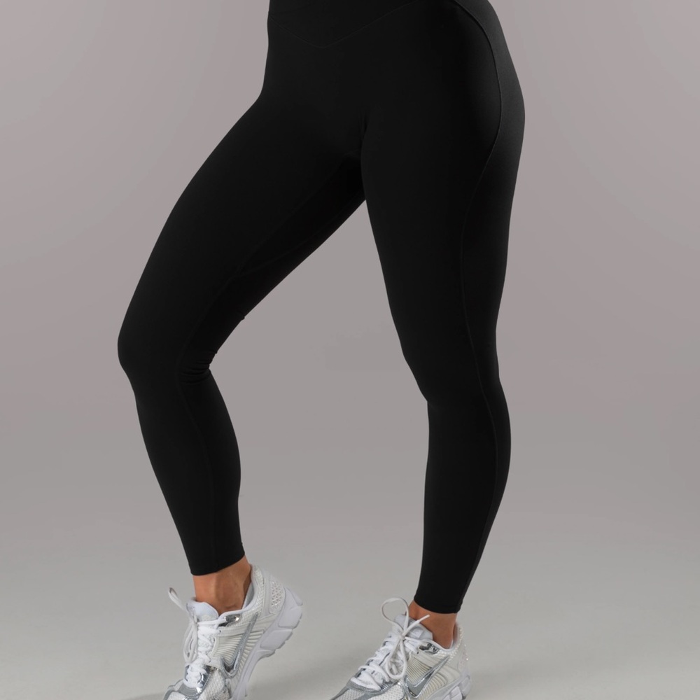 Alphalete Women's Jet Black Leggings